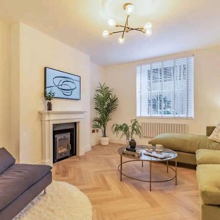 St Marg'S Hideaway; Grade II Listed Luxury Apartment In The Heart Of Cheltenham - Gateway To The Cotswolds! Sleeps 4 - Outdoor Seating And Free Private Parking! Exteriör bild