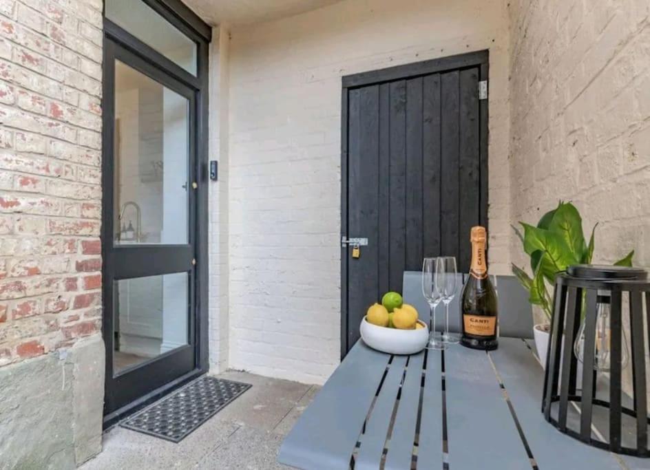 St Marg'S Hideaway; Grade II Listed Luxury Apartment In The Heart Of Cheltenham - Gateway To The Cotswolds! Sleeps 4 - Outdoor Seating And Free Private Parking! Exteriör bild