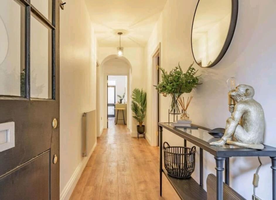 St Marg'S Hideaway; Grade II Listed Luxury Apartment In The Heart Of Cheltenham - Gateway To The Cotswolds! Sleeps 4 - Outdoor Seating And Free Private Parking! Exteriör bild