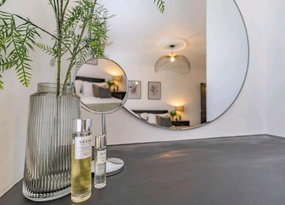 St Marg'S Hideaway; Grade II Listed Luxury Apartment In The Heart Of Cheltenham - Gateway To The Cotswolds! Sleeps 4 - Outdoor Seating And Free Private Parking! Exteriör bild
